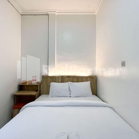 D Palma Near Lokananta Manahan Mitra Reddoorz Surakarta  Ngoại thất bức ảnh