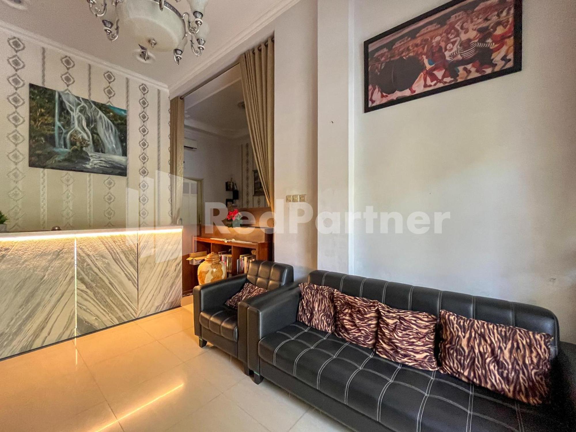D Palma Near Lokananta Manahan Mitra Reddoorz Surakarta  Ngoại thất bức ảnh